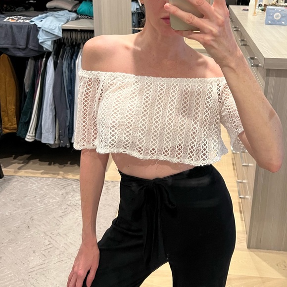 White off the shoulder lace crop top - Picture 2 of 4